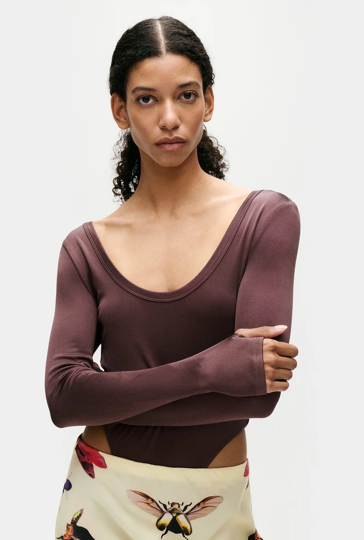 Silk Laundry - Jersey Modal Longsleeve Cutaway Bodysuit in Cacao