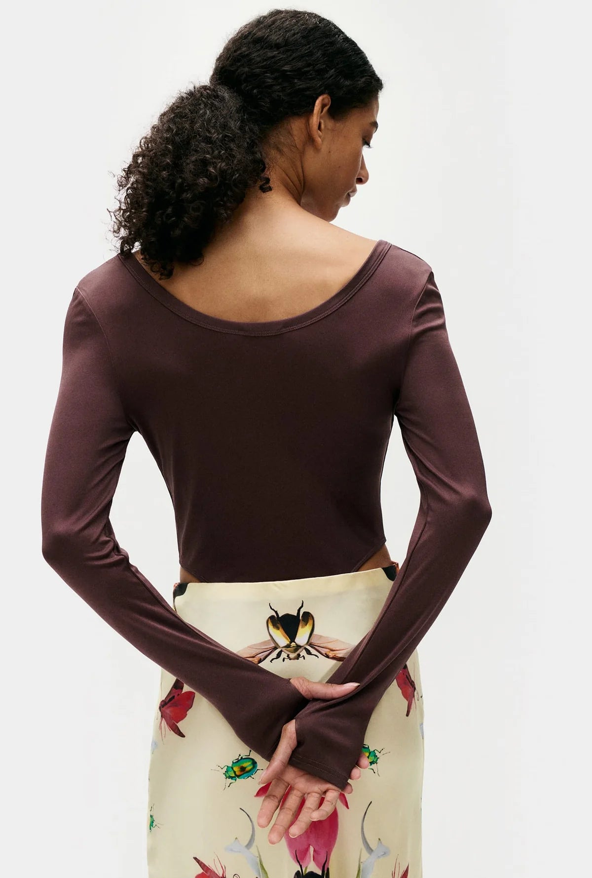 Silk Laundry - Jersey Modal Longsleeve Cutaway Bodysuit in Cacao